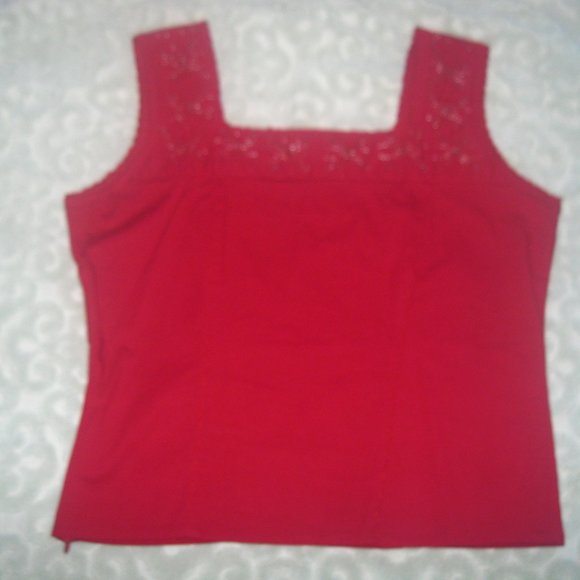 New Red Top, Size Large (but fits like a Medium). - Picture 1 of 4